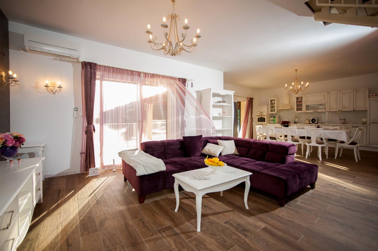 Luxury Villa Kate - In Lucice Bay With Turquoise Sea, Amazing Seaviews, And Heated Pool Milna  Εξωτερικό φωτογραφία