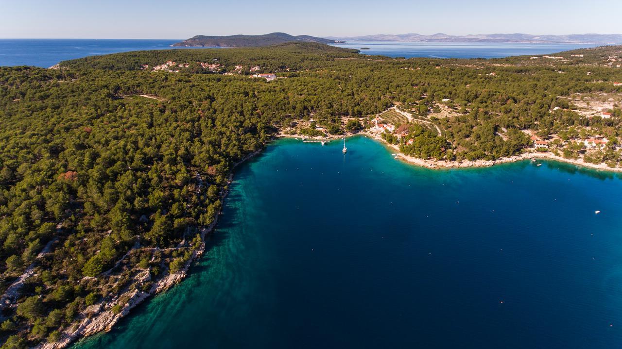 Luxury Villa Kate - In Lucice Bay With Turquoise Sea, Amazing Seaviews, And Heated Pool Milna  Εξωτερικό φωτογραφία