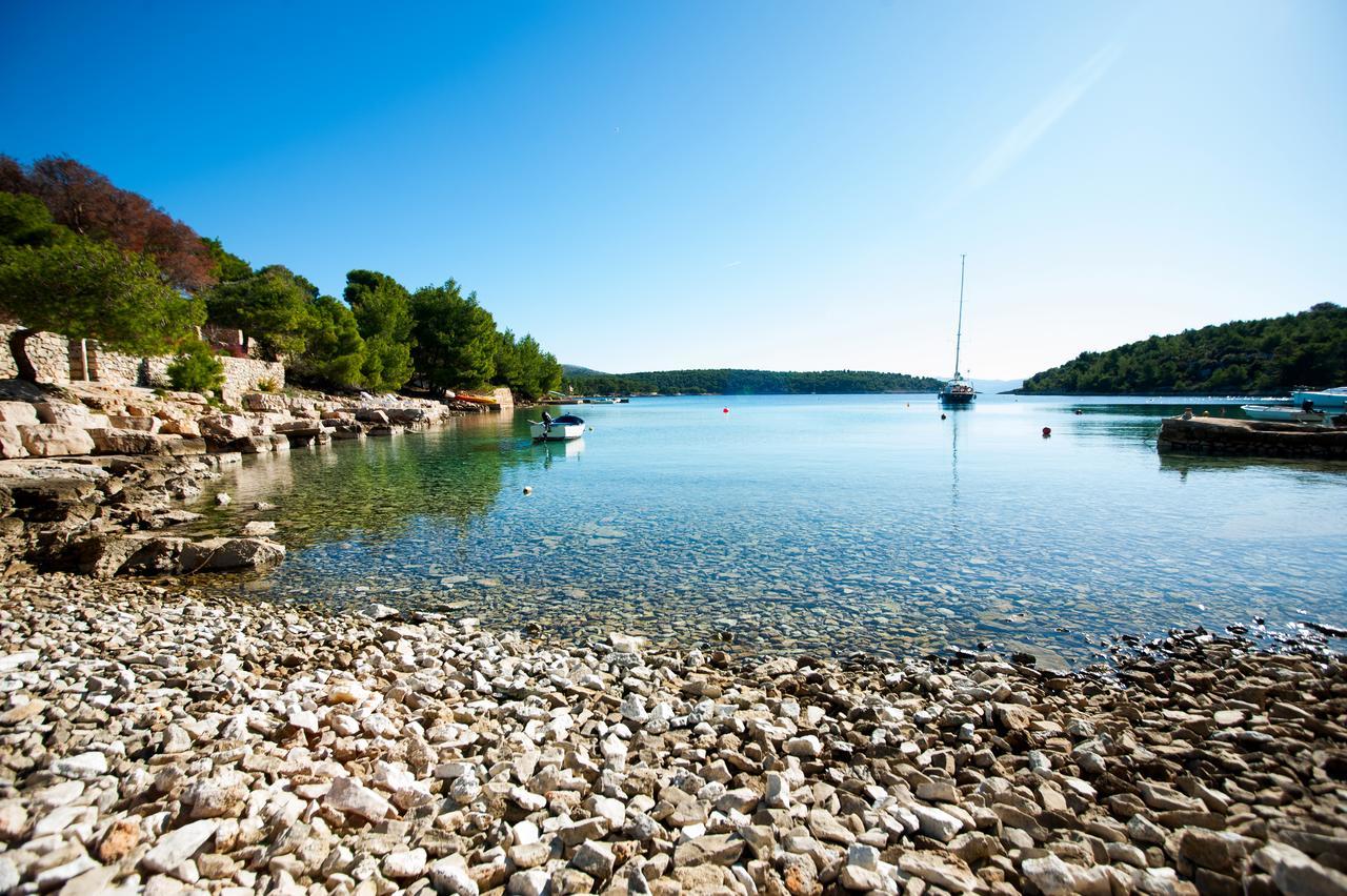 Luxury Villa Kate - In Lucice Bay With Turquoise Sea, Amazing Seaviews, And Heated Pool Milna  Εξωτερικό φωτογραφία